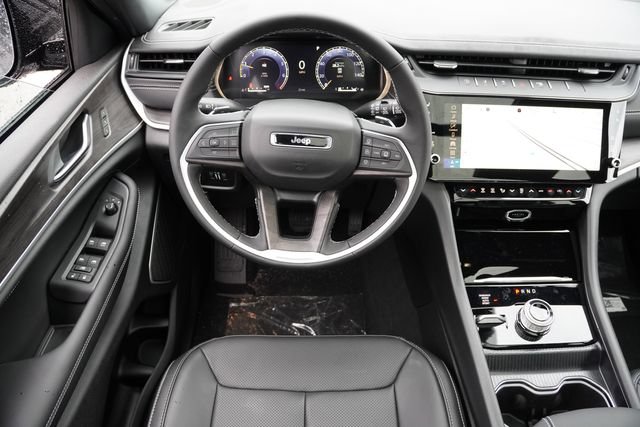 New 2026 Jeep Grand Cherokee Limited AWD/4WD image 15