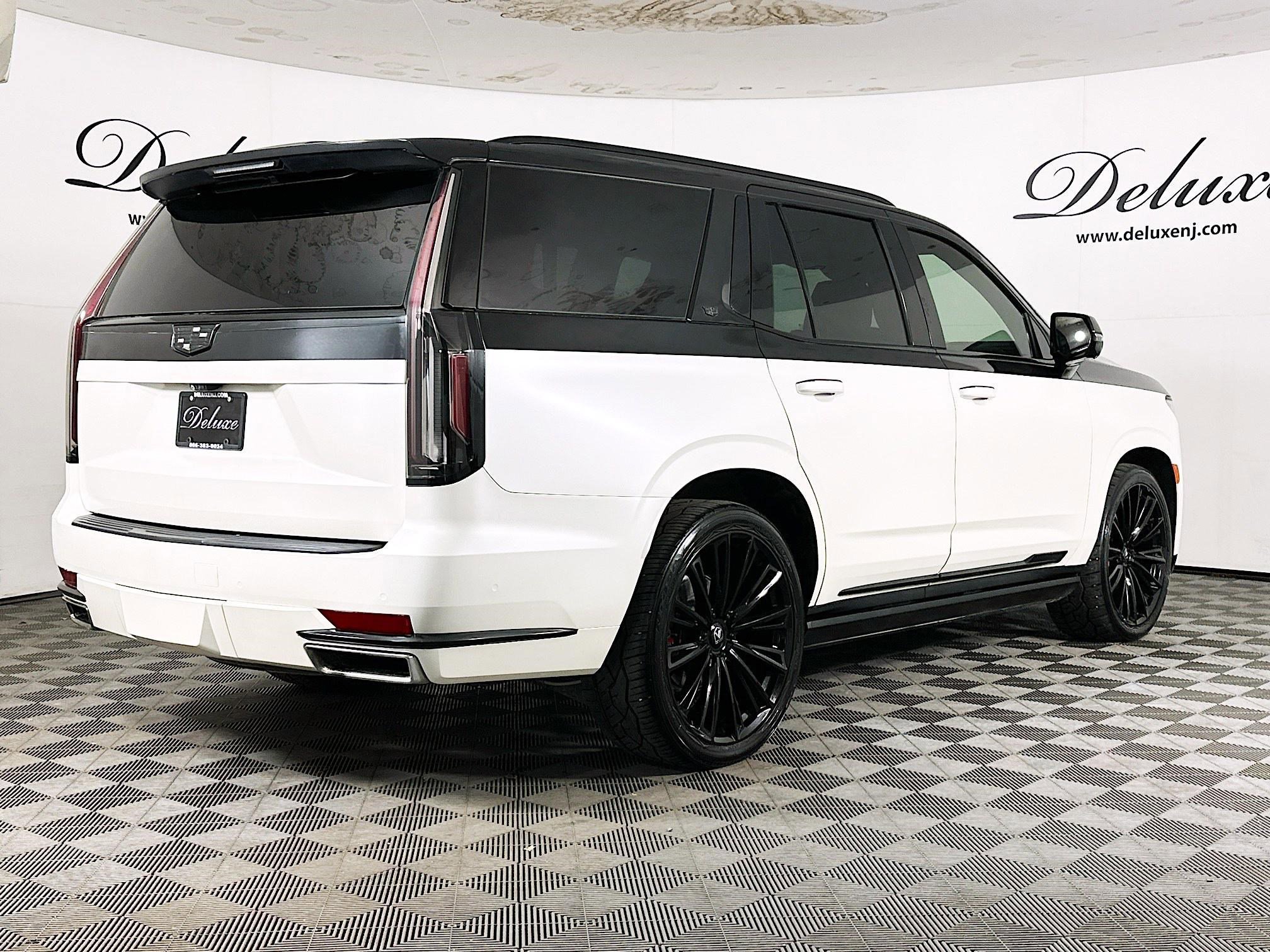 Used 2023 Cadillac Escalade Premium Luxury w/ Performance Package AWD/4WD image 6