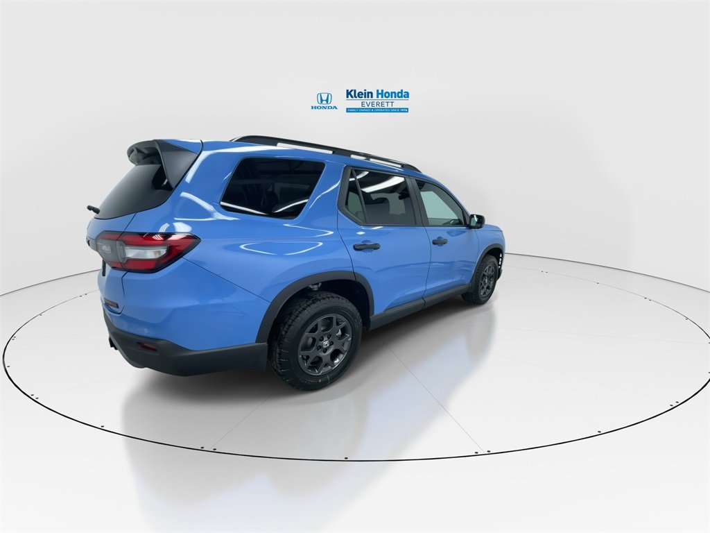 New 2025 Honda Pilot TrailSport image 2
