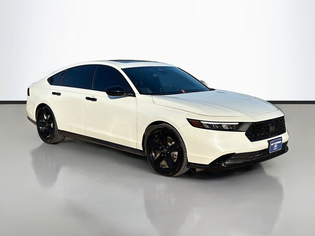 Used 2023 Honda Accord Sport image 3