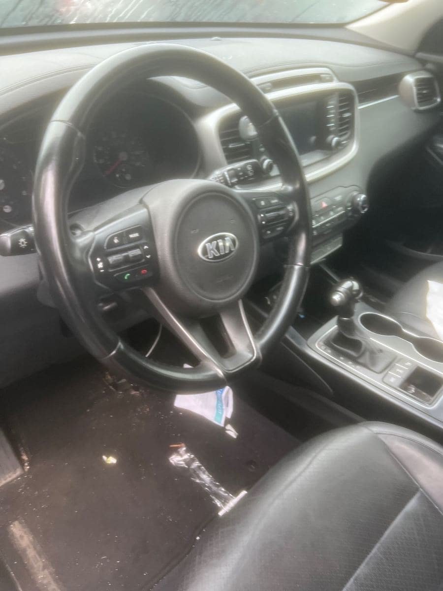 Used 2017 Kia Sorento AWD w/ LX Convenience Package image 11