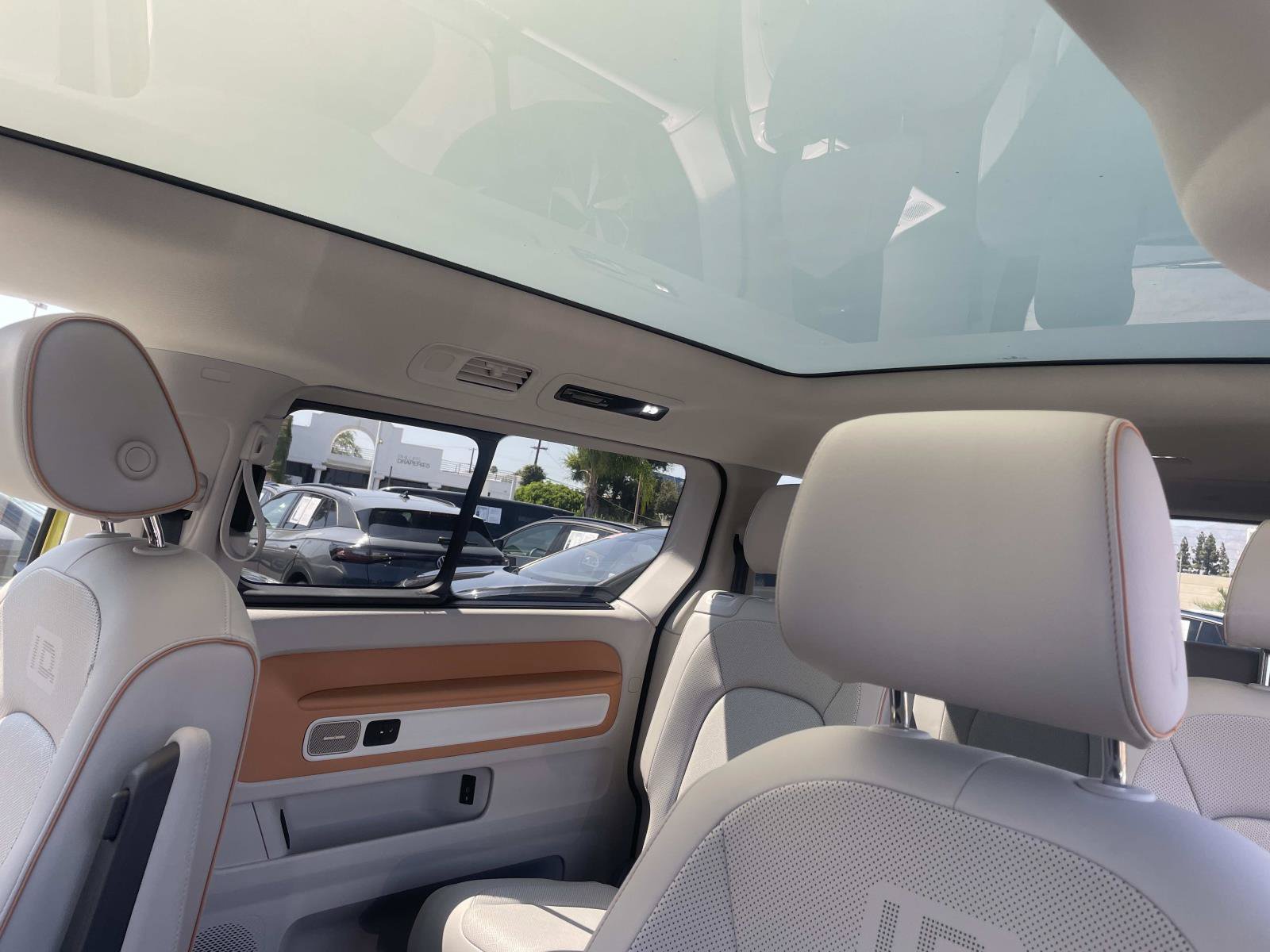 Certified 2025 Volkswagen ID. Buzz Pro S Plus AWD/4WD image 25