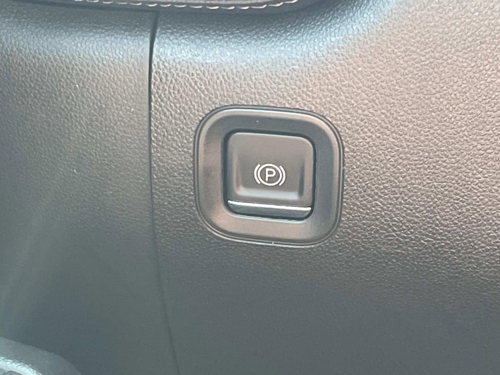 Used 2021 Chevrolet Silverado 1500 RST w/ LPO, Blackout Package image 31