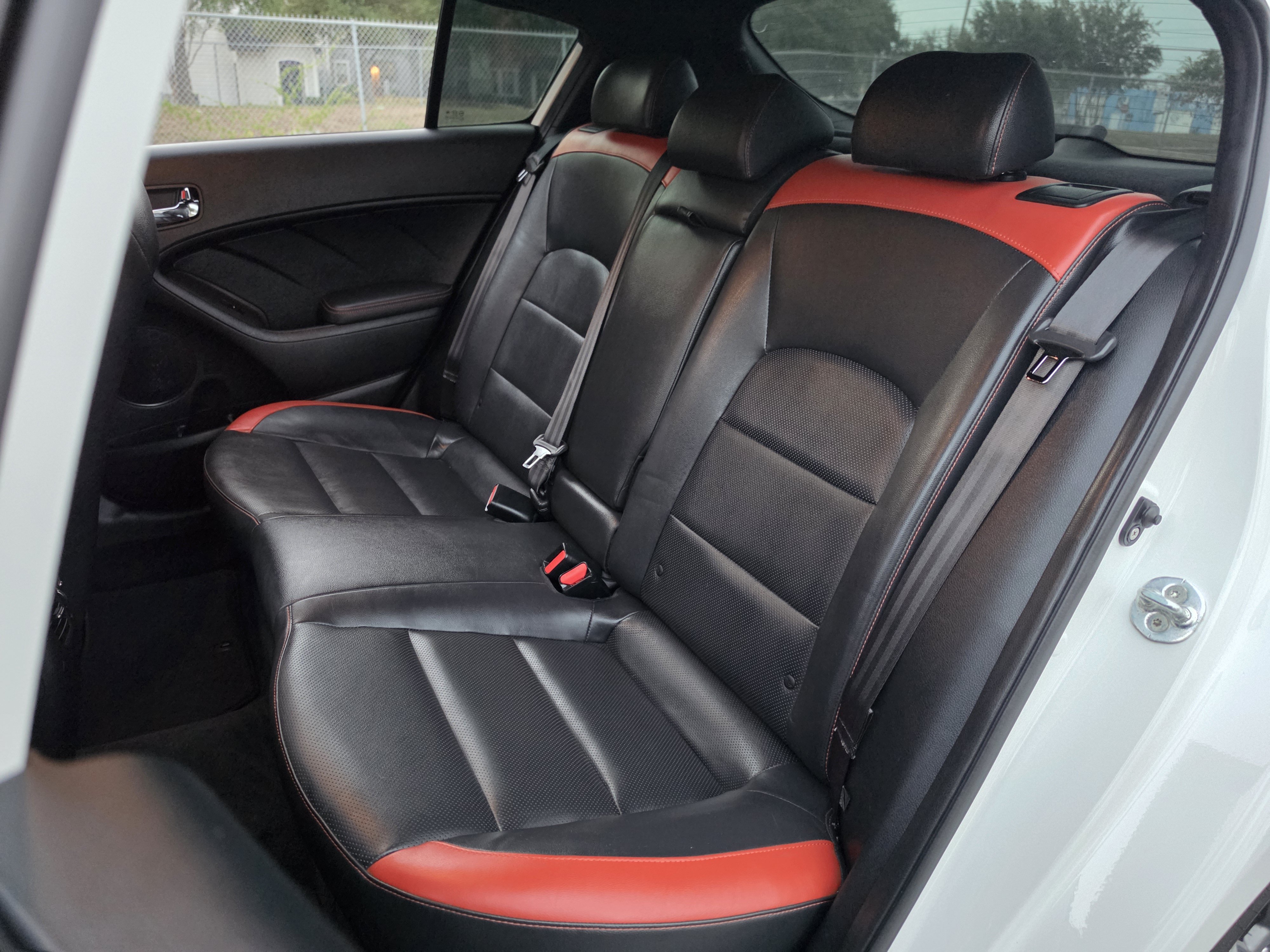 Used 2017 Kia Forte SX FWD image 19