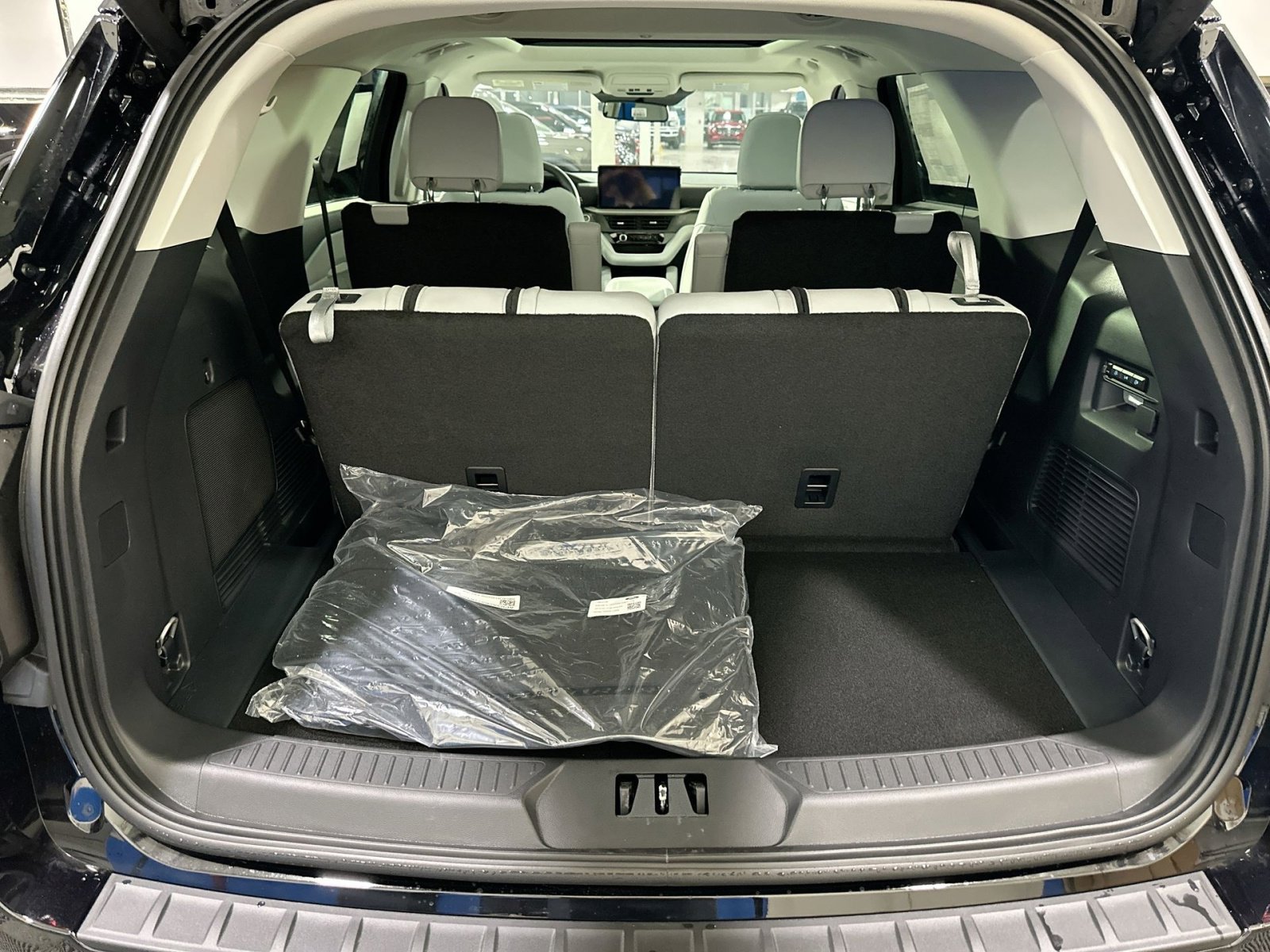 New 2026 Ford Explorer Platinum w/ LUX Leather Package image 33