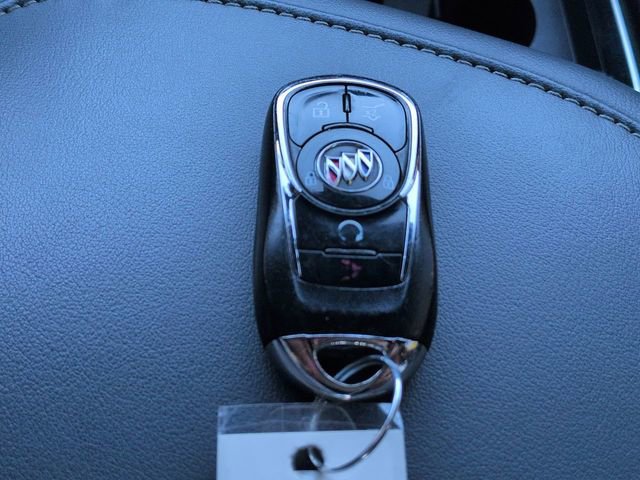 Used 2022 Buick Enclave Essence image 38