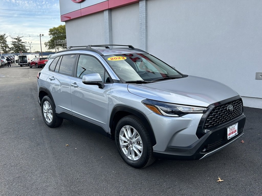 Certified 2023 Toyota Corolla Cross LE image 4
