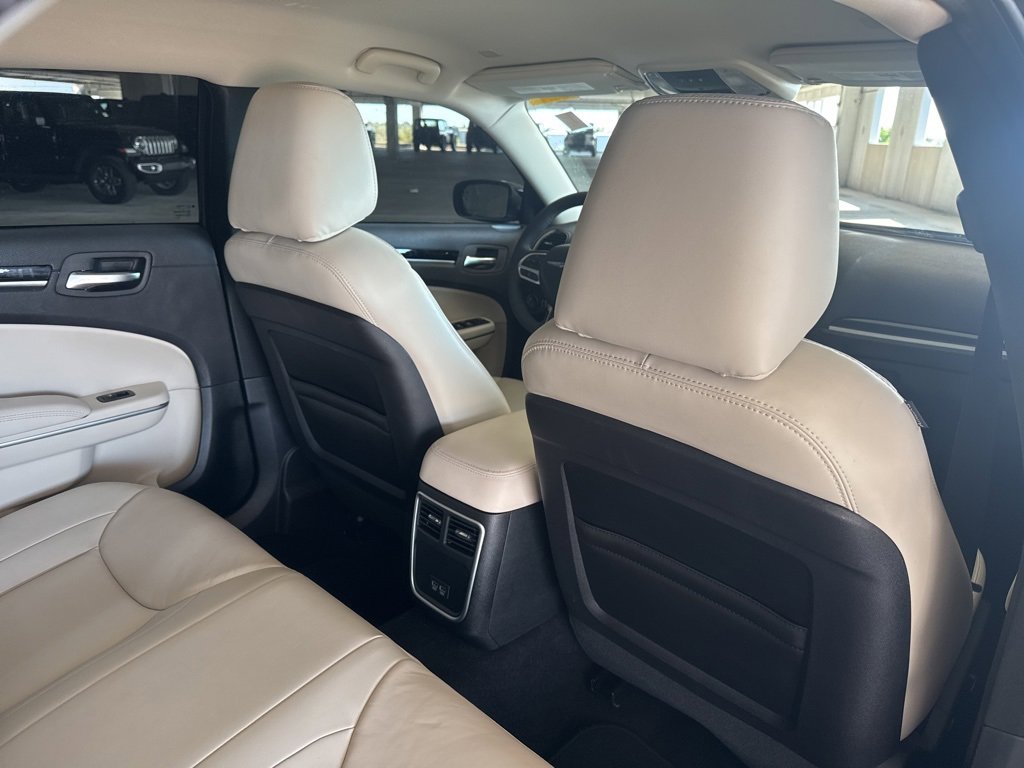 Used 2023 Chrysler 300 Touring L image 15
