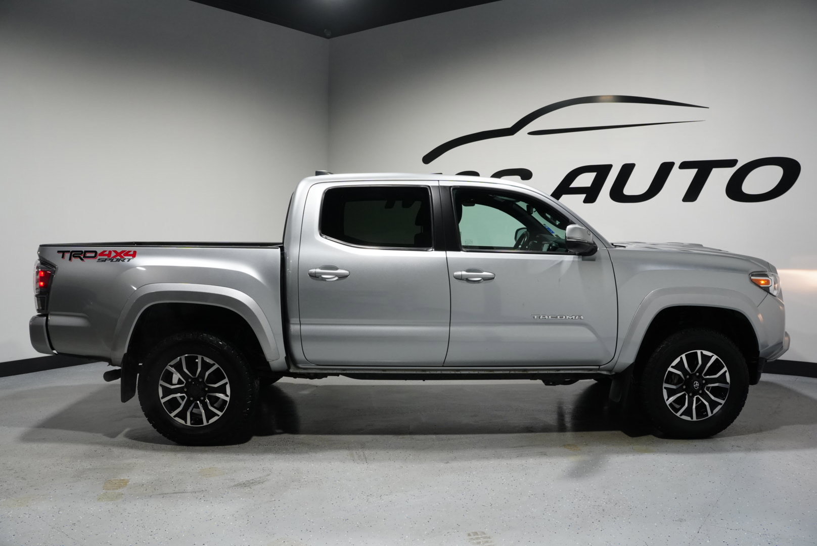 Used 2022 Toyota Tacoma TRD Sport image 6