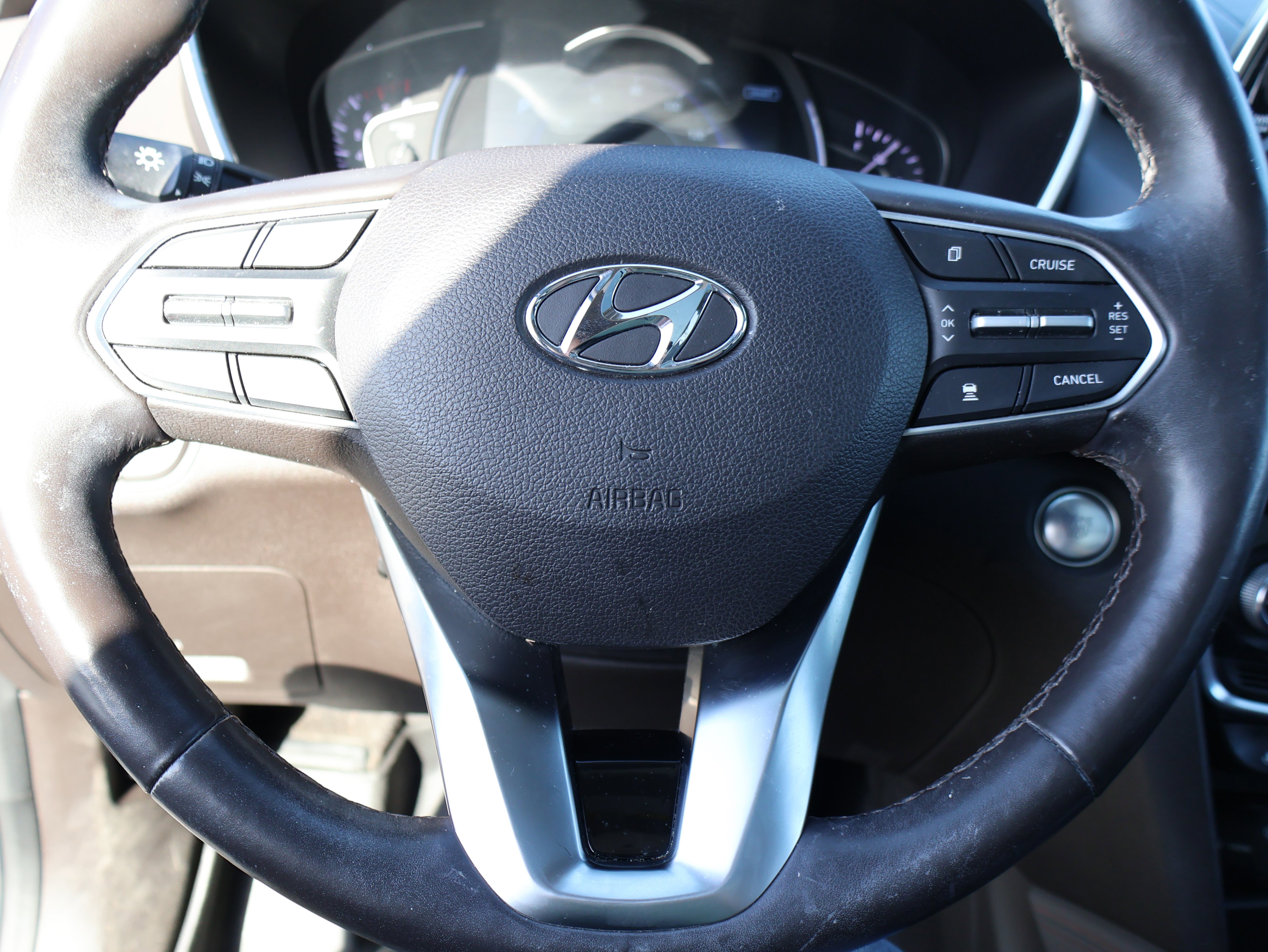 Used 2020 Hyundai Santa Fe Limited image 32