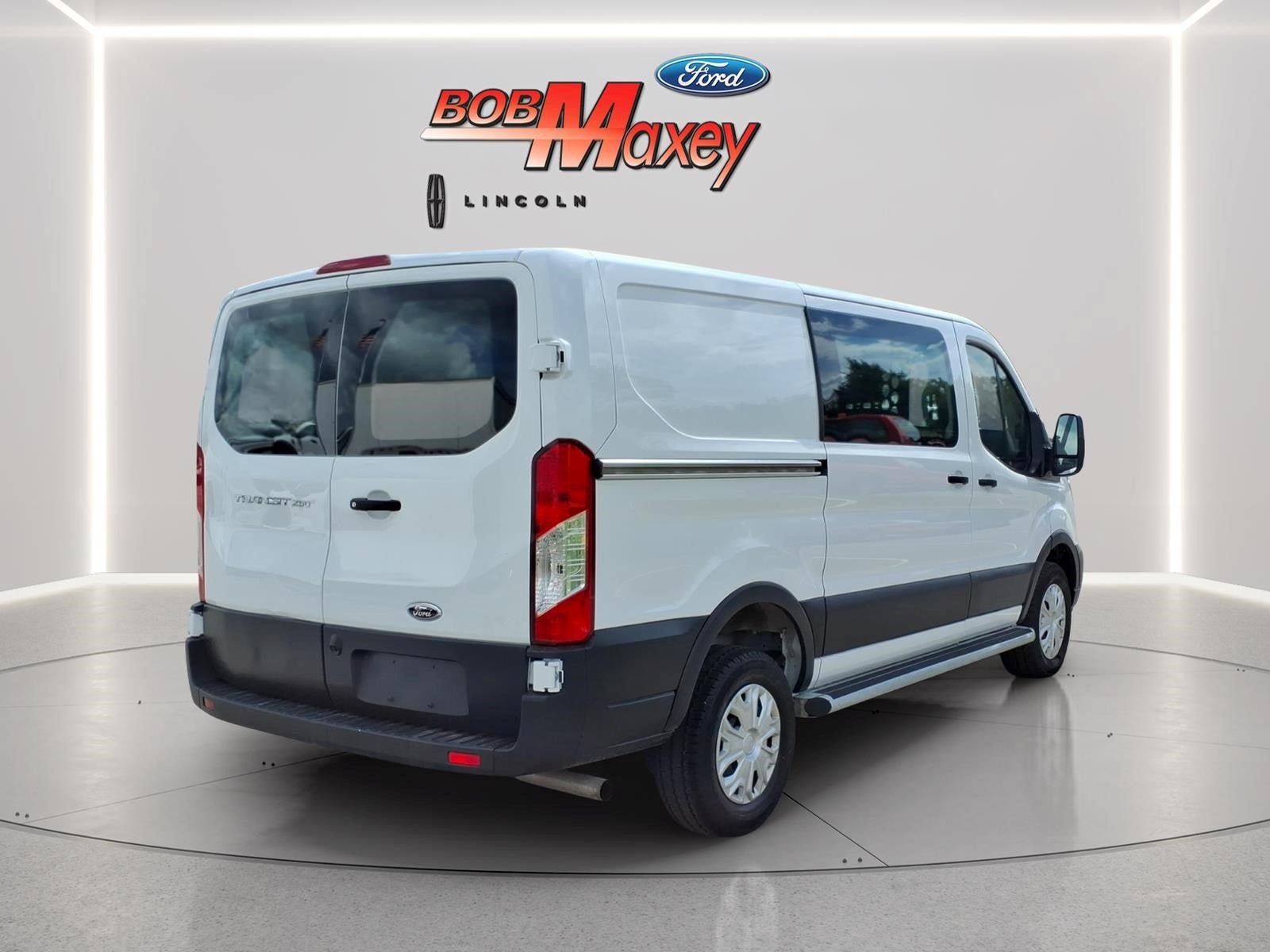 Used 2025 Ford Transit 250 Low Roof w/ Exterior Upgrade Package RWD image 4