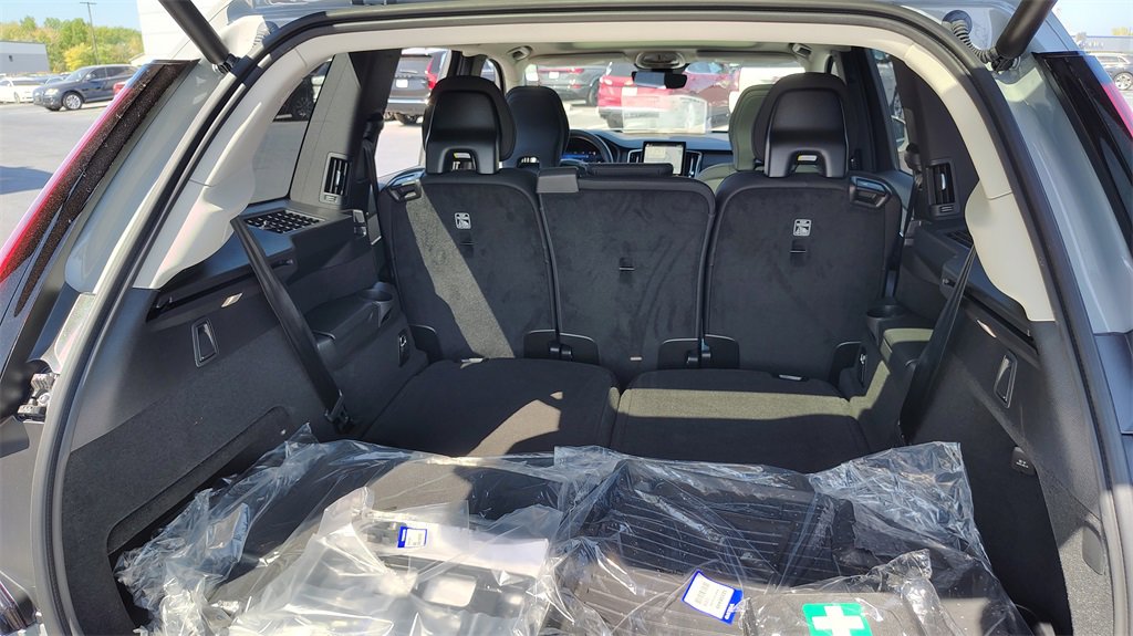 New 2026 Volvo XC90 B6 Plus w/ Protection Package image 31