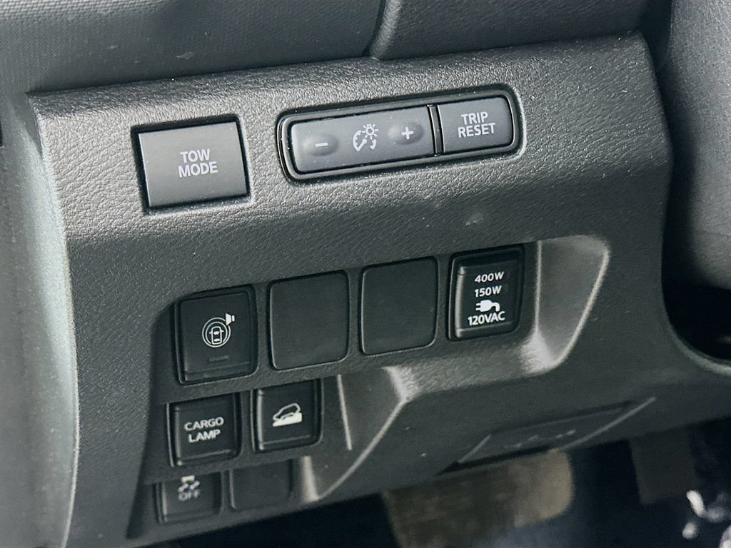 Certified 2024 Nissan Frontier SL w/ Technology Package AWD/4WD image 16