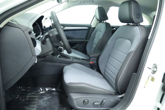 New 2025 Volkswagen Jetta SE image 30
