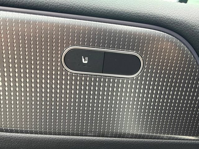 Used 2022 Mercedes-Benz GLB 250 4MATIC image 21