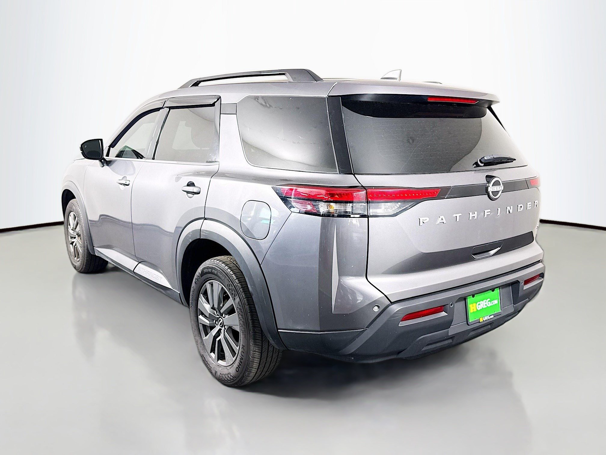Used 2024 Nissan Pathfinder SV FWD image 7