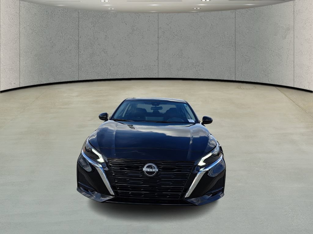 Used 2025 Nissan Altima 2.5 SV w/ SV Special Edition Package image 2