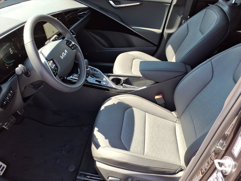 New 2026 Kia Niro SX Touring FWD image 10