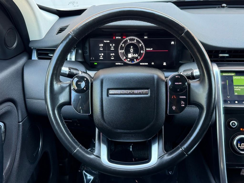 Used 2020 Land Rover Discovery Sport SE image 32