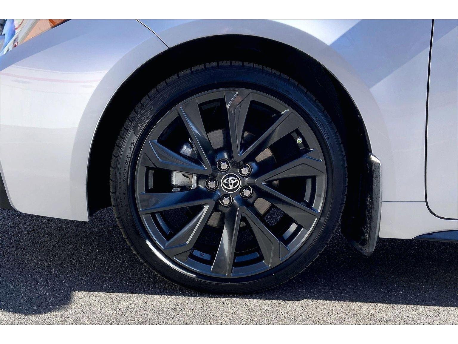 Used 2024 Toyota Corolla SE image 9