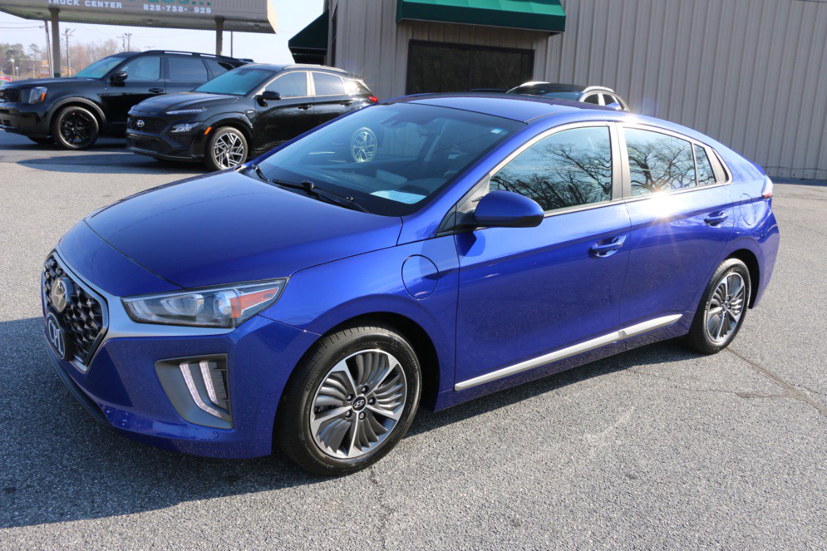 Used 2021 Hyundai Ioniq SE FWD image 1