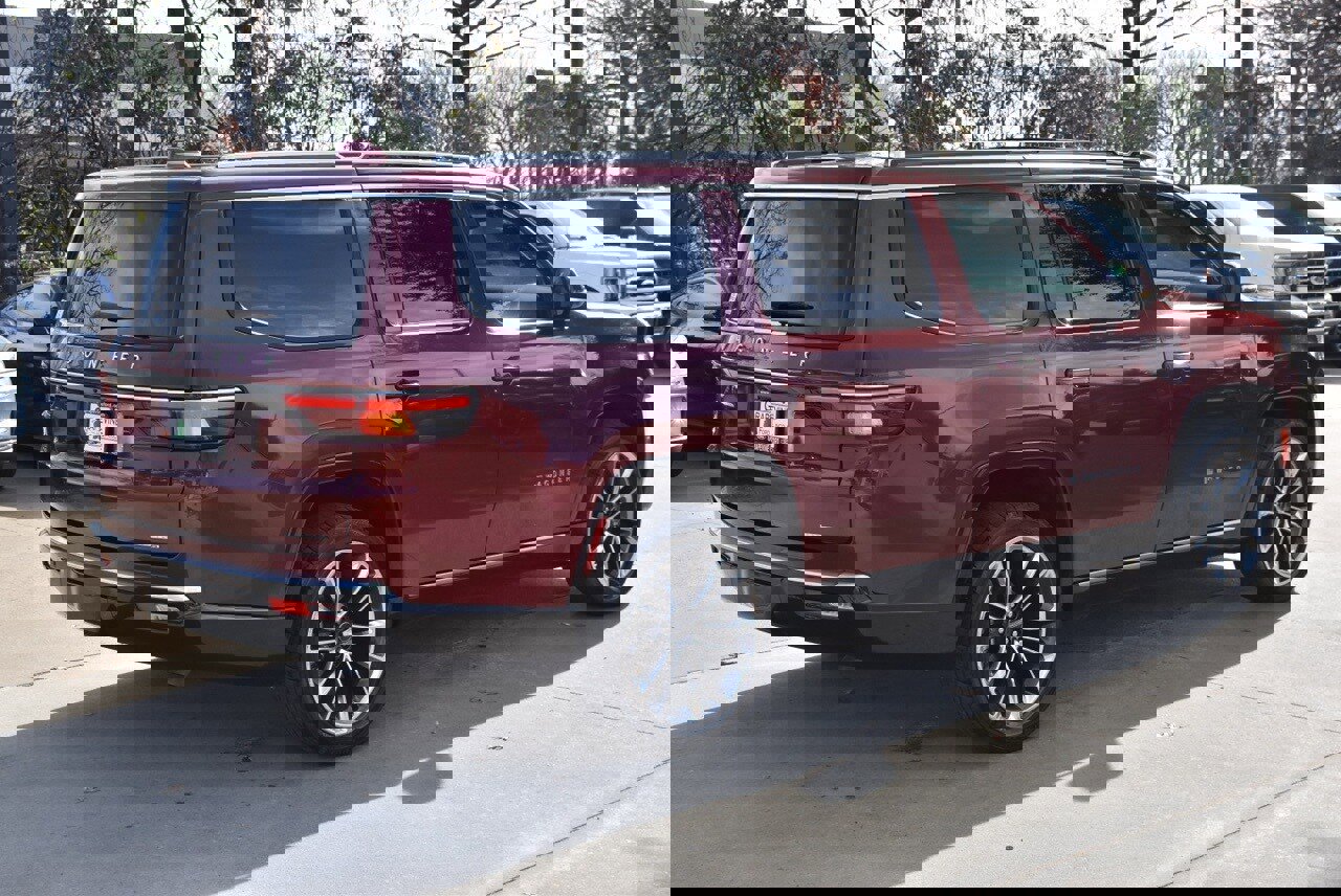 Used 2022 Jeep Wagoneer Series III w/ Premium Group I image 7