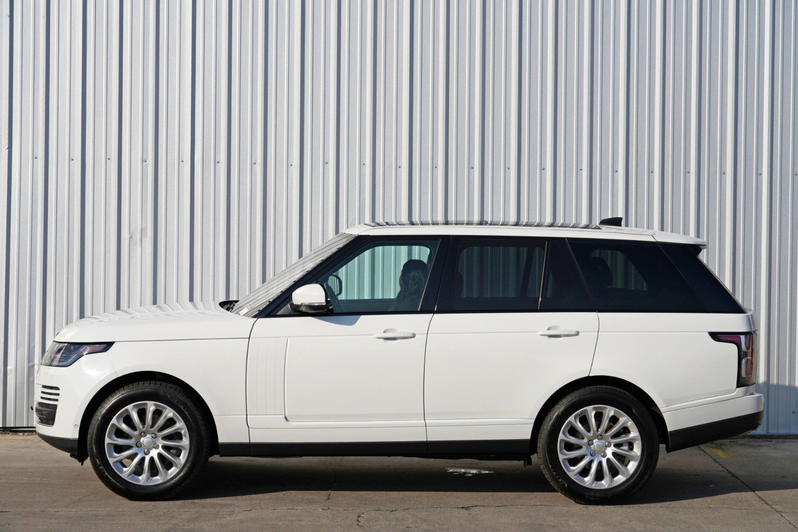 Used 2018 Land Rover Range Rover HSE image 57