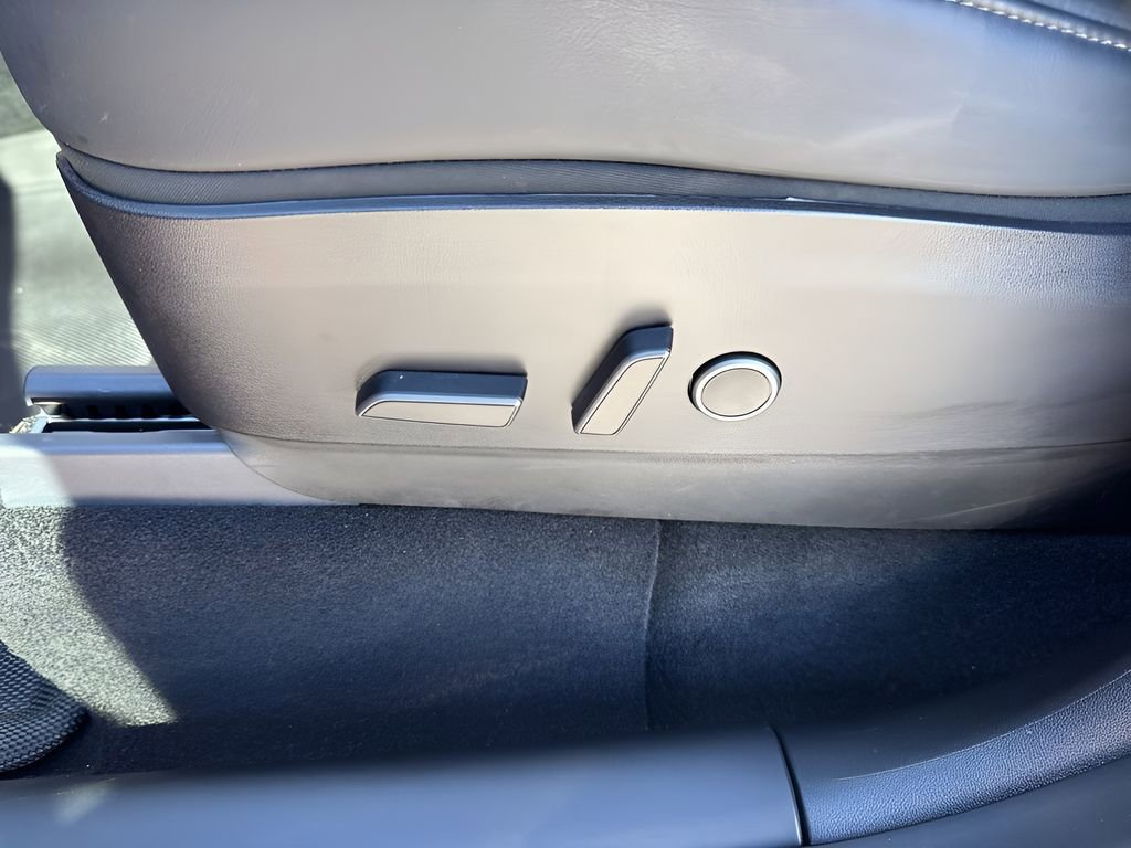 Used 2022 Tesla Model Y Performance image 10