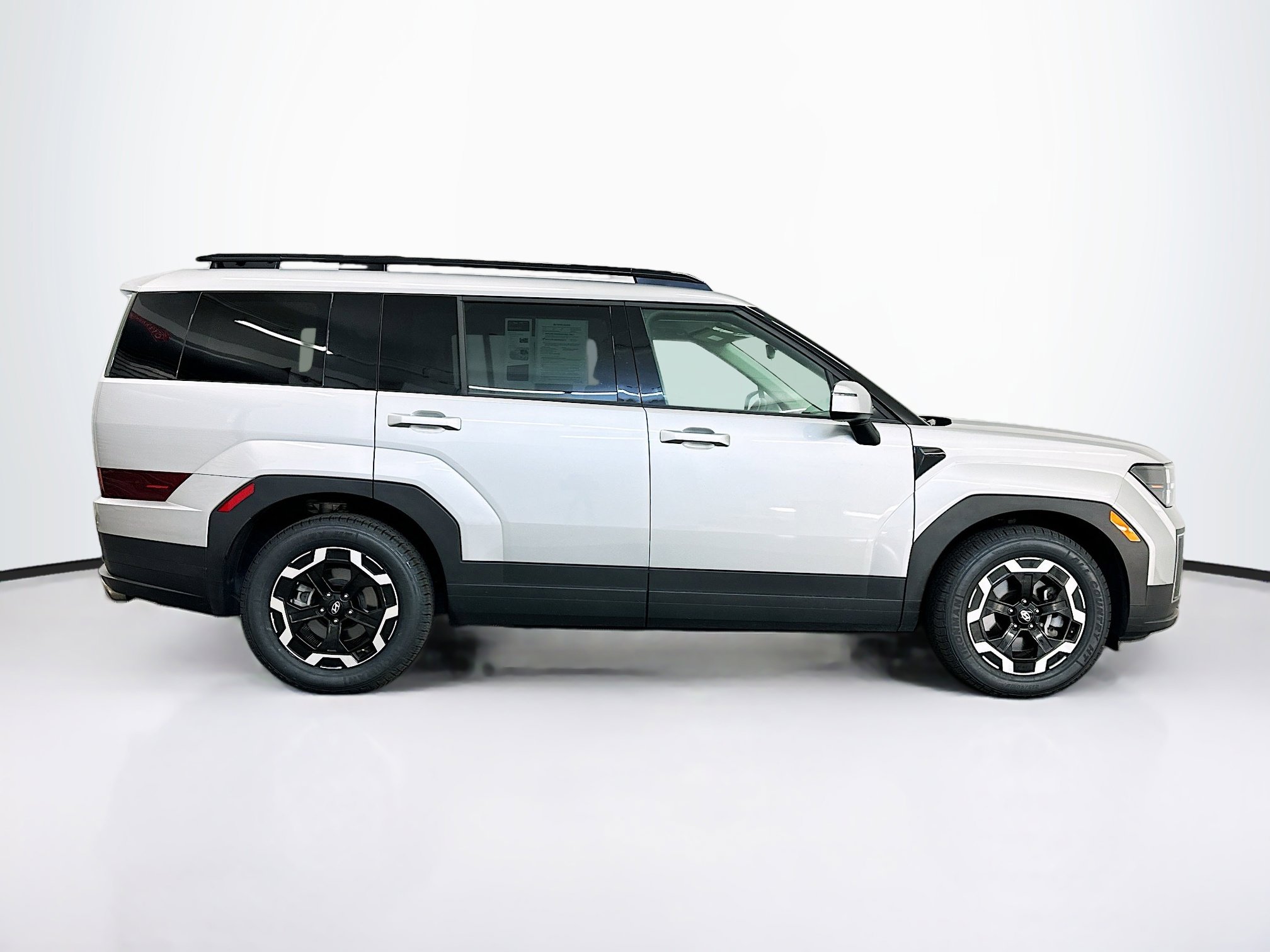 Used 2025 Hyundai Santa Fe SEL image 10