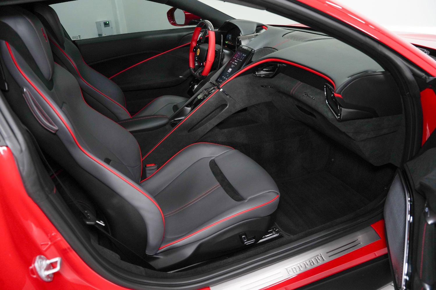 Used 2022 Ferrari Roma image 11