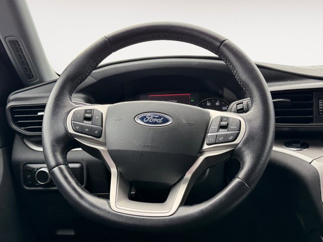Used 2023 Ford Explorer XLT image 11
