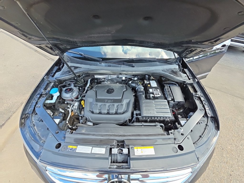 Used 2022 Volkswagen Tiguan SEL R-Line AWD/4WD image 25