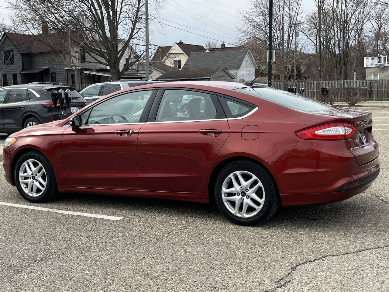 Used 2014 Ford Fusion SE FWD image 10