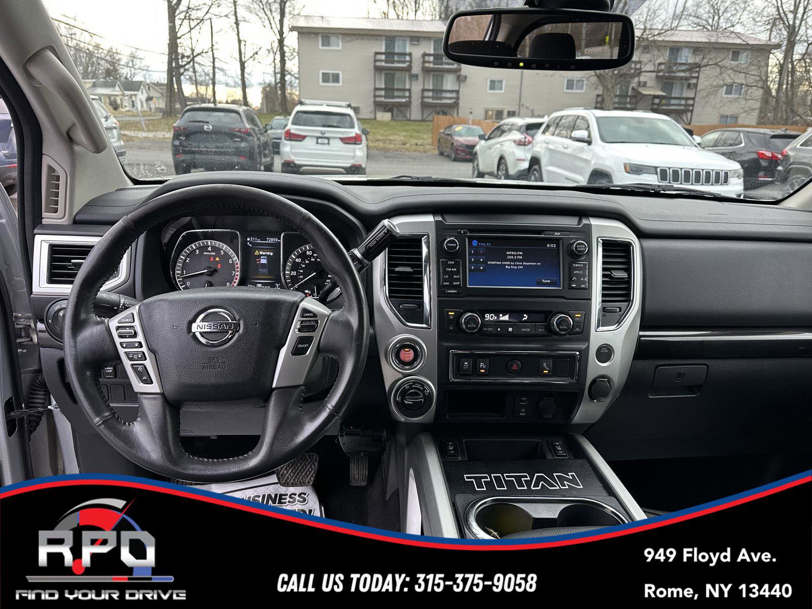 Used 2018 Nissan Titan SV w/ SV Convenience Package image 16