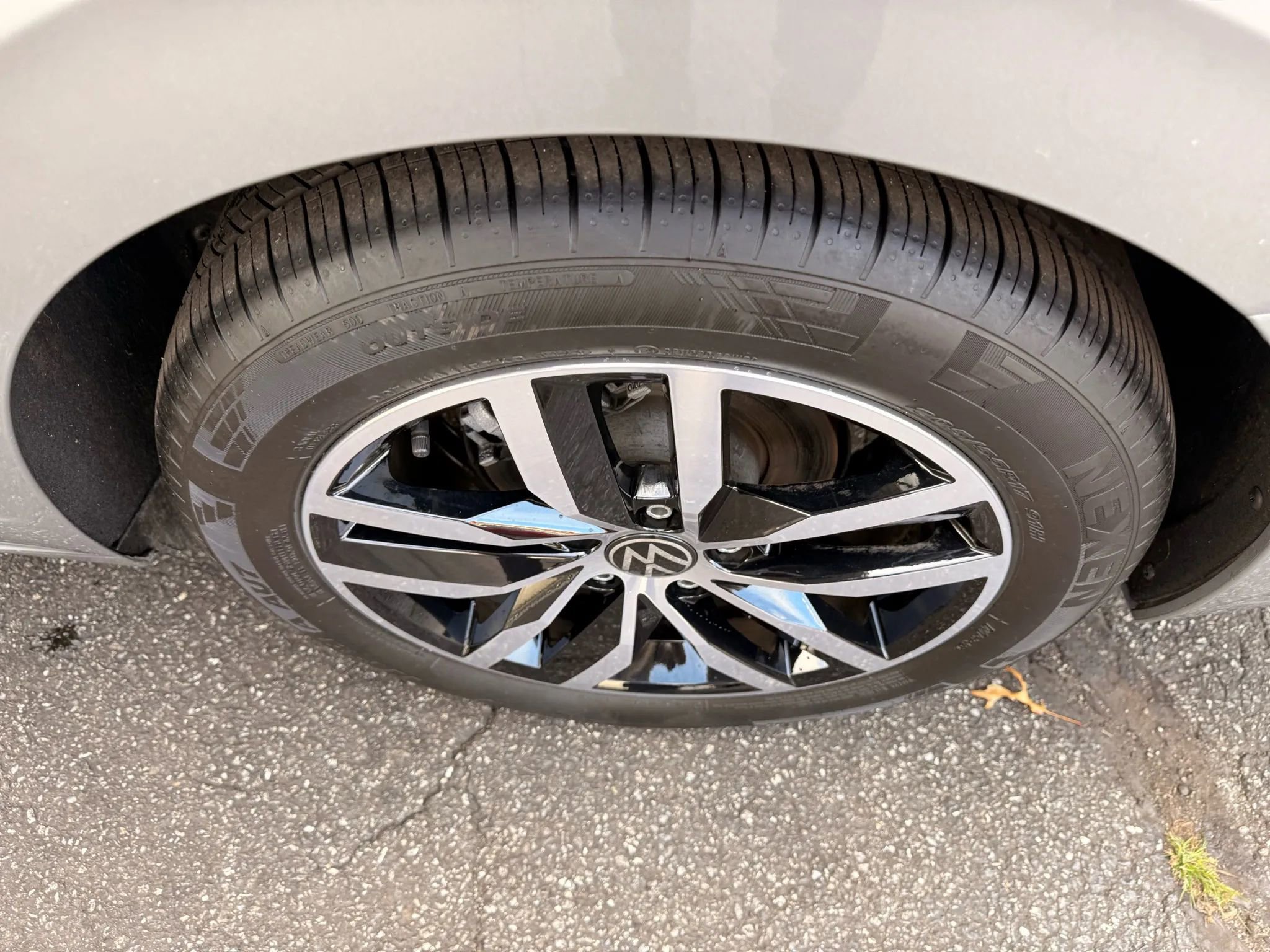 Used 2025 Volkswagen Jetta SE image 92