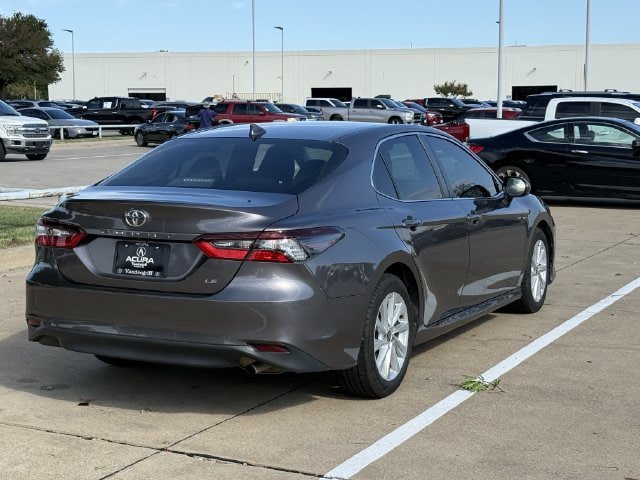 Used 2022 Toyota Camry LE FWD image 4