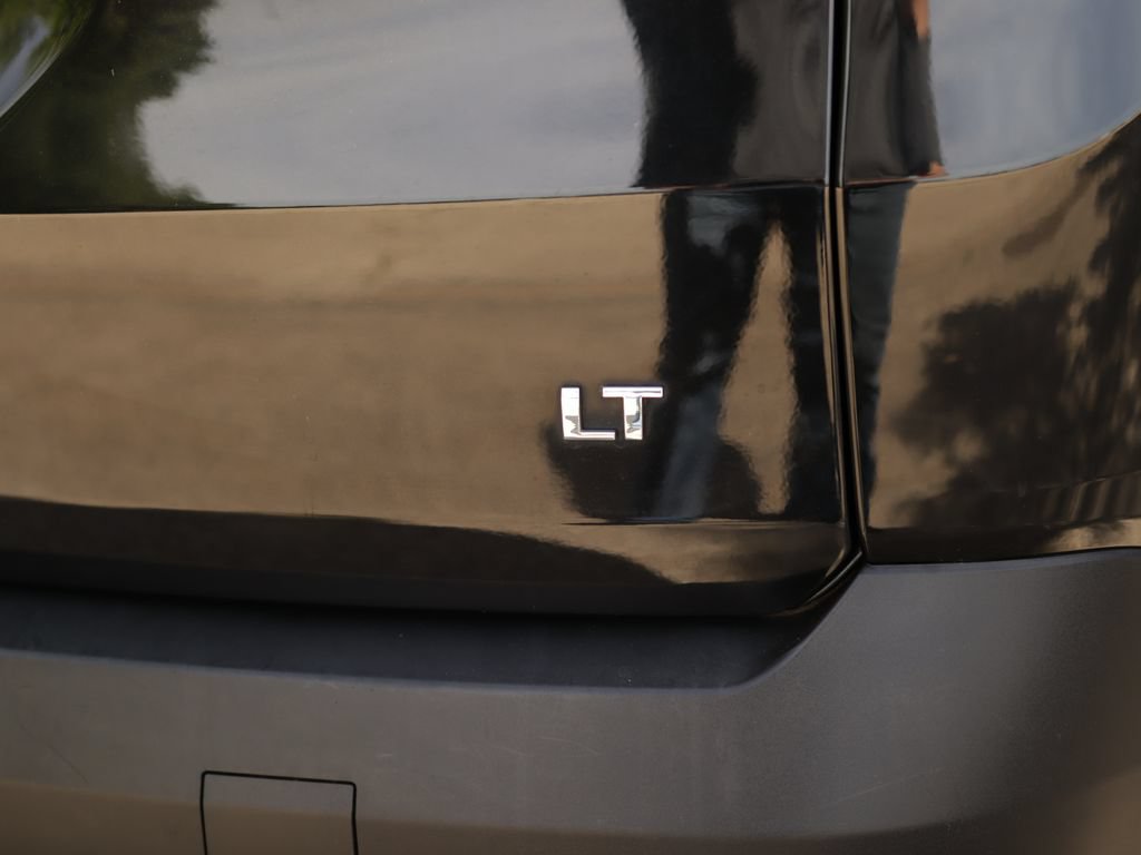 Used 2023 Chevrolet Traverse LT AWD/4WD image 38