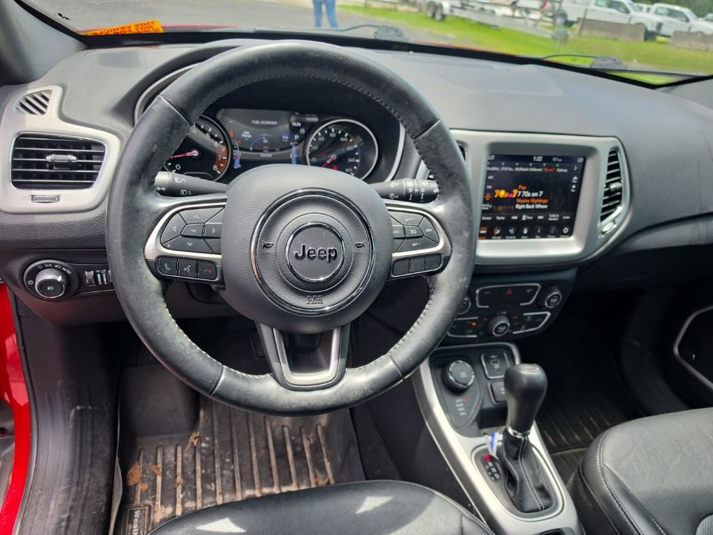 Used 2021 Jeep Compass Latitude w/ Sun and Sound Group AWD/4WD image 8