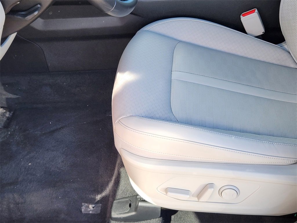 Certified 2024 Kia Sorento S w/ Panoramic Sunroof Package image 8