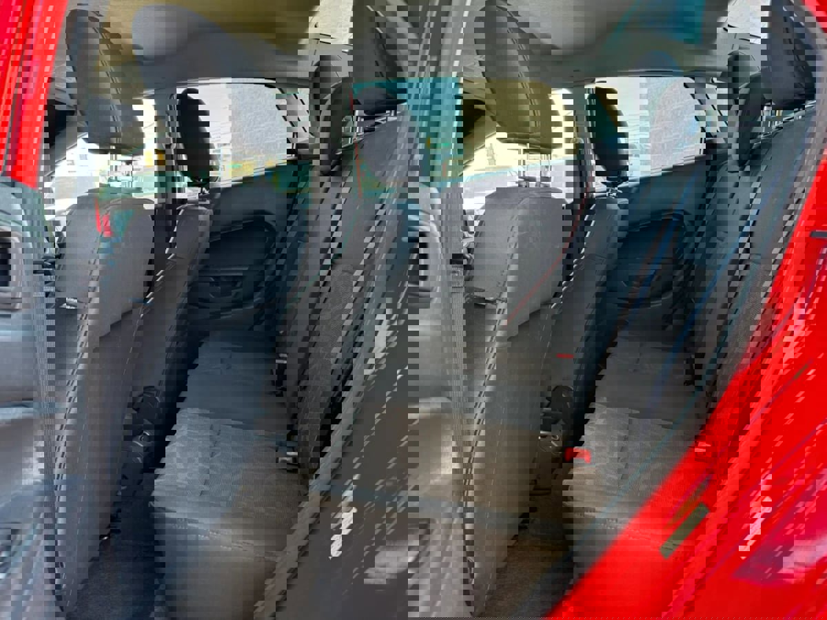 Used 2012 Ford Fiesta SE FWD image 42