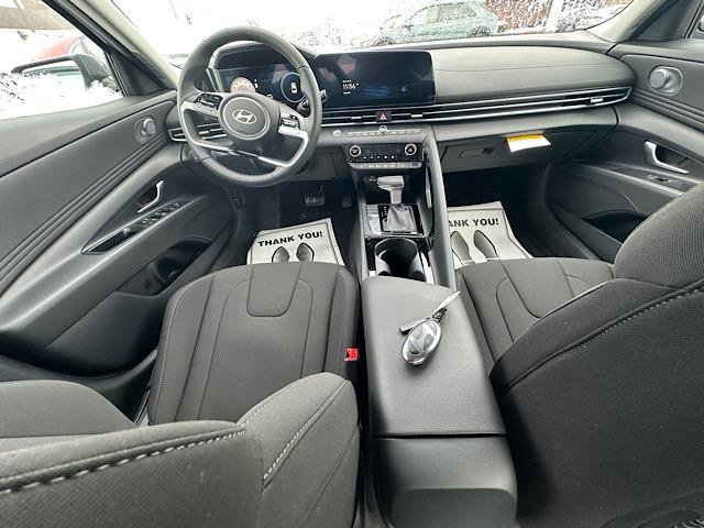 Certified 2025 Hyundai Elantra SEL image 10