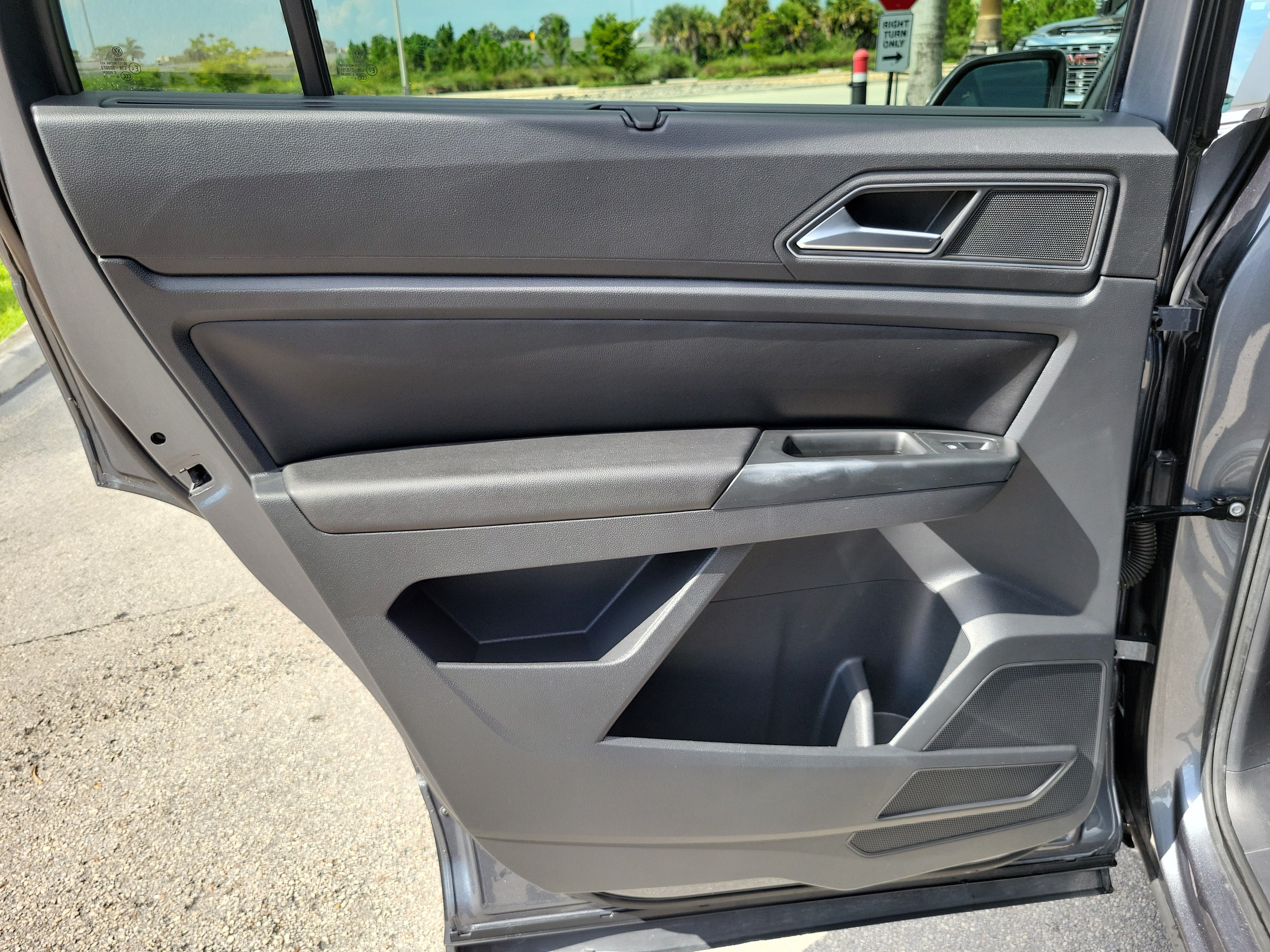 Used 2019 Volkswagen Atlas SE w/ Towing Package FWD image 25