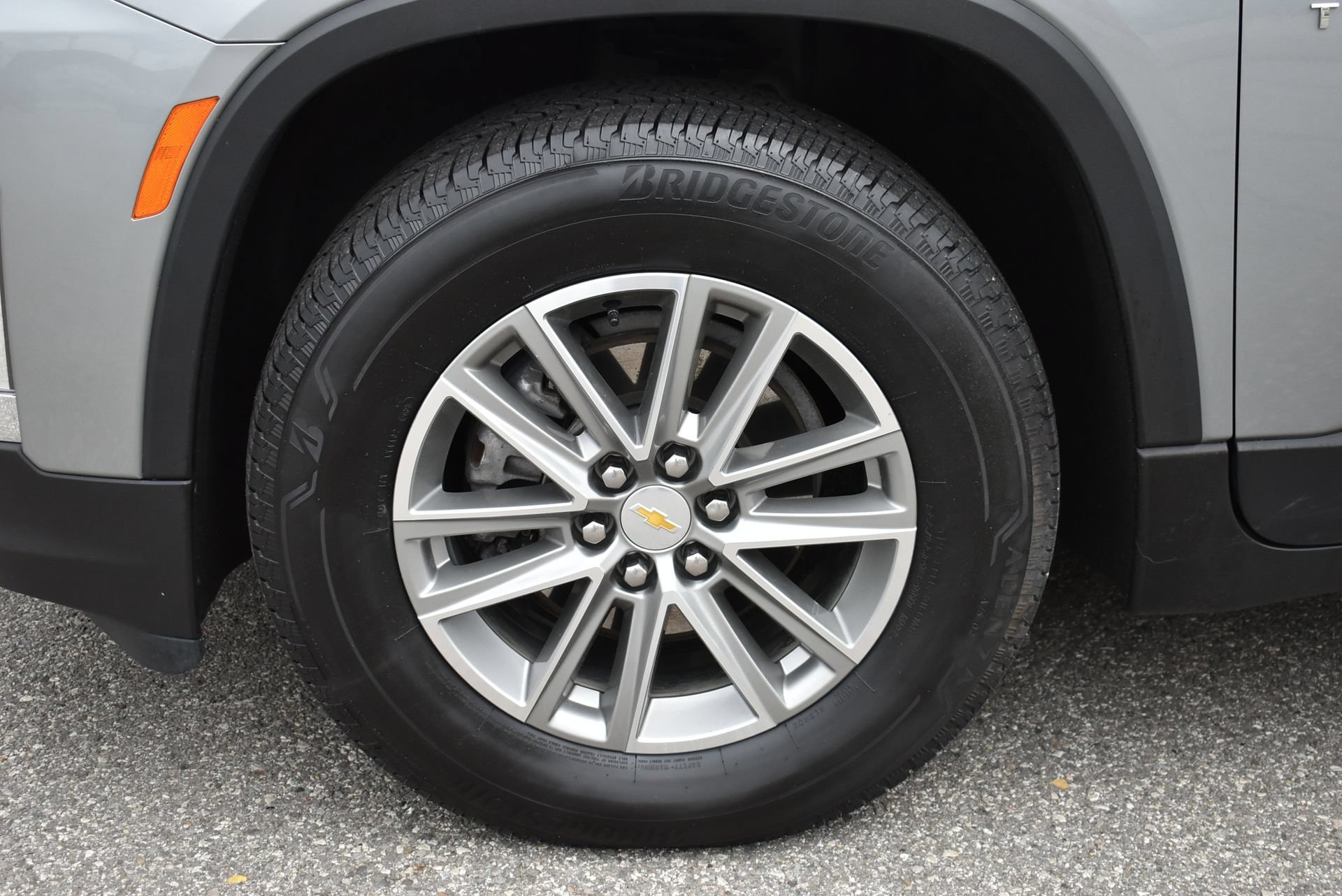 Used 2023 Chevrolet Traverse LT FWD image 10