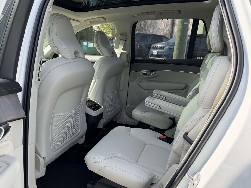 New 2026 Volvo XC90 B5 Ultra w/ Protection Package Premier AWD/4WD image 14