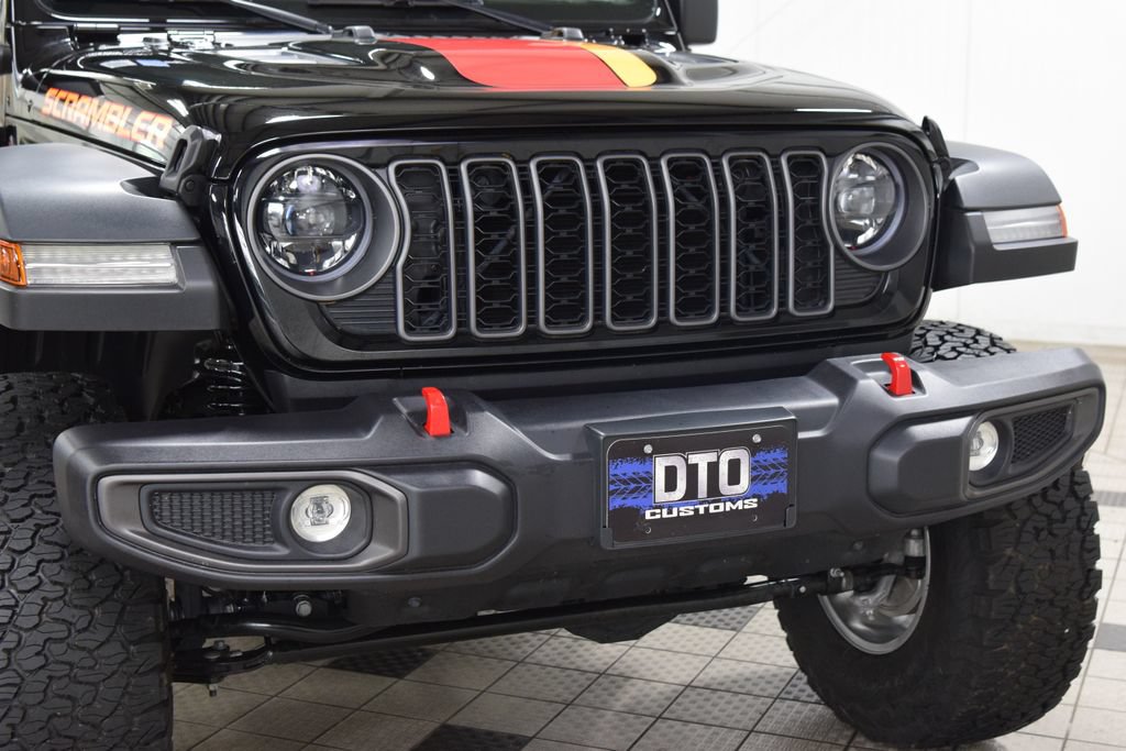 Used 2025 Jeep Gladiator Rubicon AWD/4WD image 13