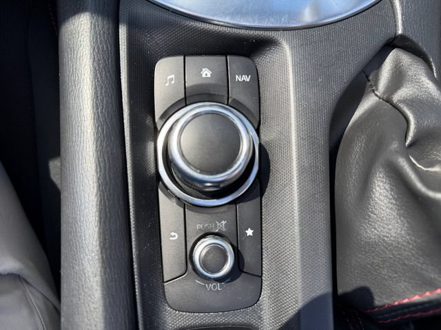 Used 2016 MAZDA MX-5 Miata Club RWD image 33