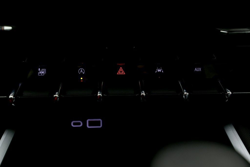 Used 2024 Chevrolet Colorado Z71 w/ Z71 Convenience Package 2 image 31