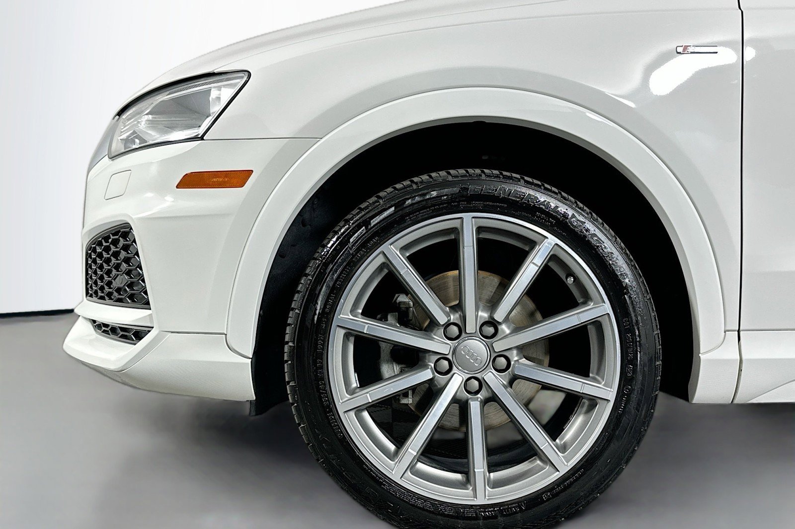 Used 2018 Audi Q3 2.0T Premium FWD image 12