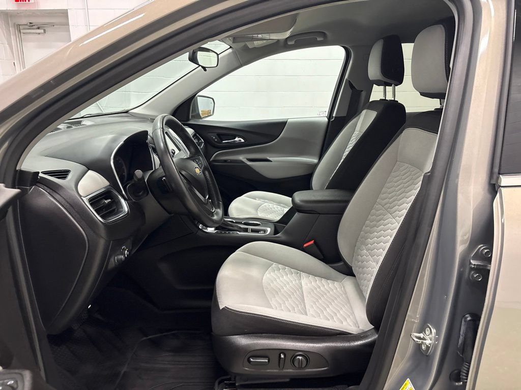 Used 2018 Chevrolet Equinox LT AWD/4WD image 16