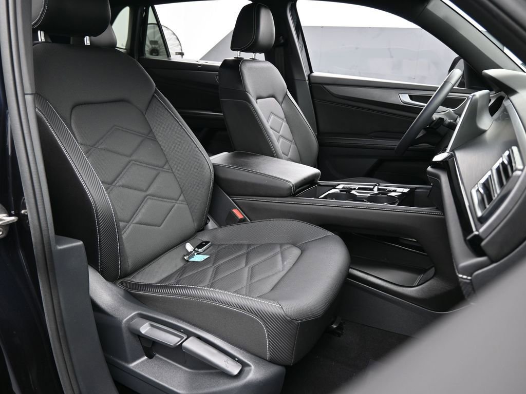 Used 2024 Volkswagen Atlas Cross Sport SE image 44